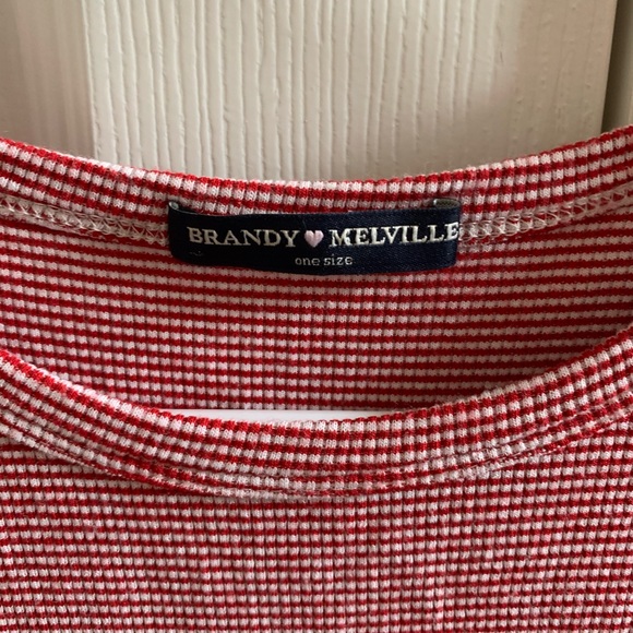 Brandy Melville alien top - Picture 3 of 4